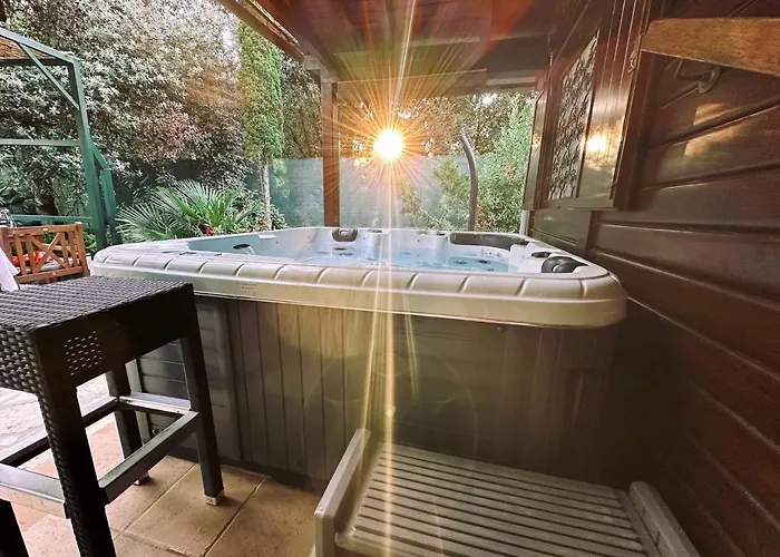 Pure Nature Haven By The Sea With Hot Tub