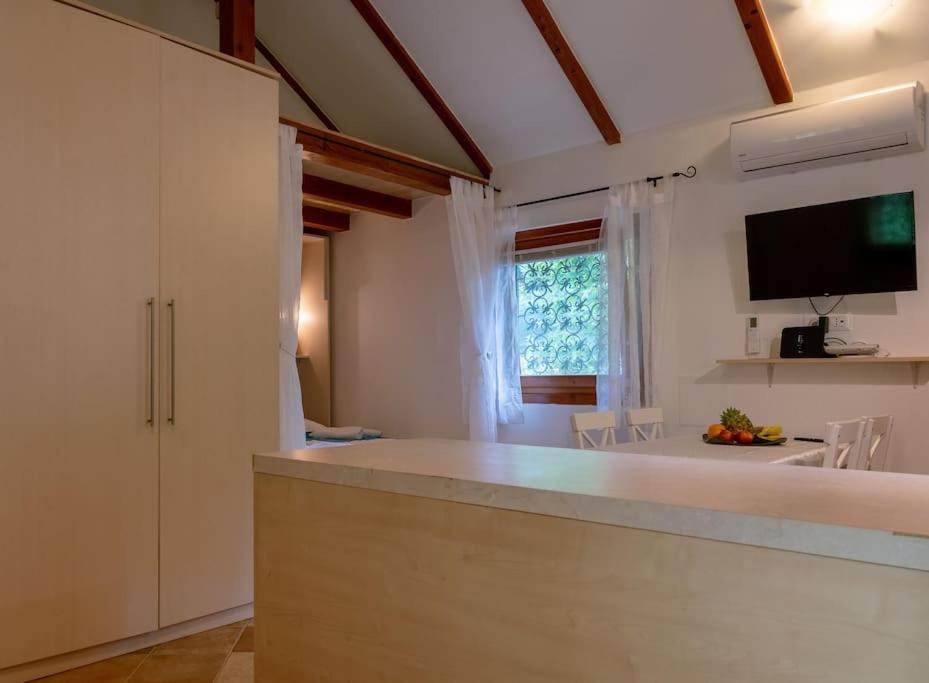 Pure Nature Haven By The Sea With Hot Tub Ferienhaus *